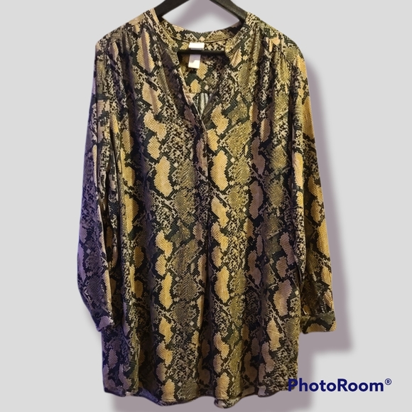 🍒2/$30- Snake Print Tunic - Picture 2 of 14